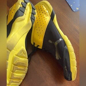 Puma Men's Yellow and Black Sneakers FERRARI